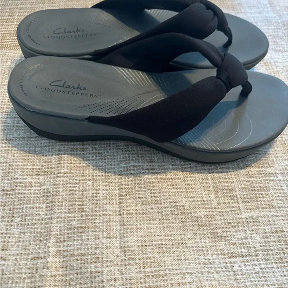 Clarks cloud steppers Size 7 - Picture 2 of 4